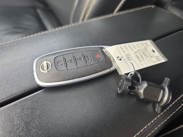 Used 2023 Nissan Rogue SL image 30