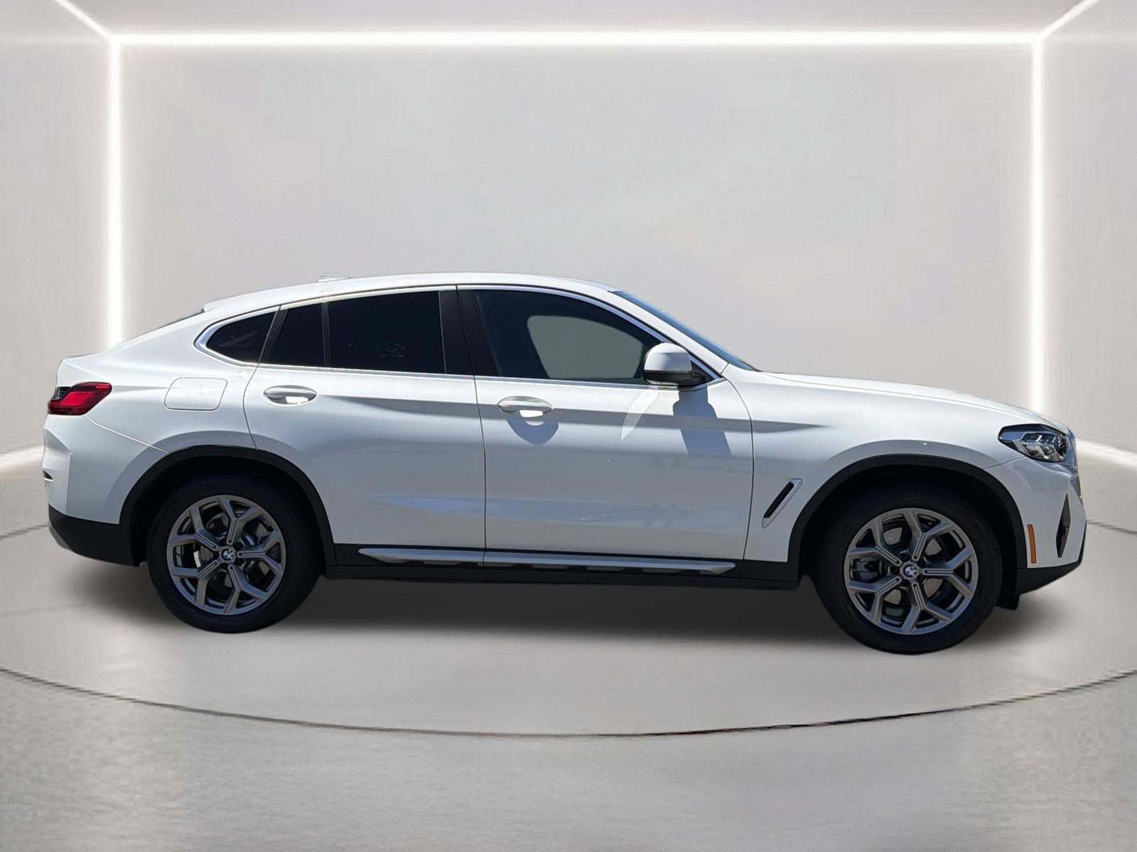 Used 2025 BMW X4 xDrive30i AWD/4WD image 28