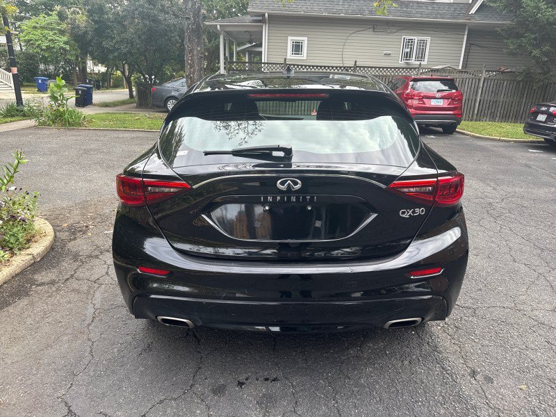 Used 2018 INFINITI QX30 FWD image 9