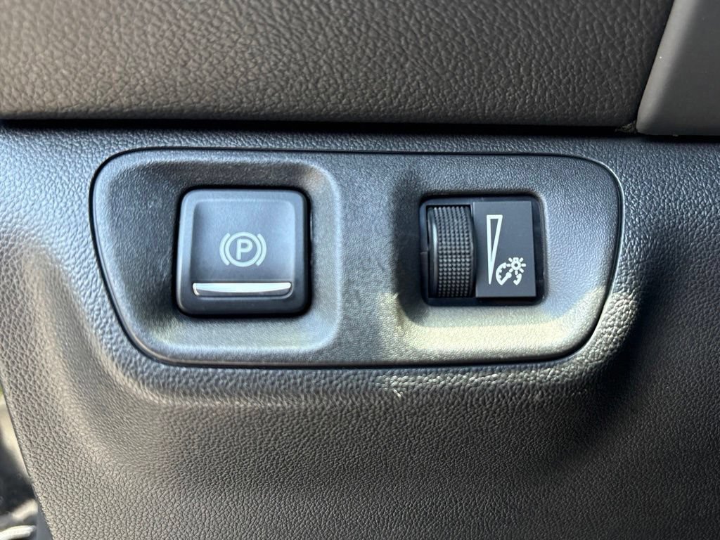 Used 2018 GMC Acadia SLT AWD/4WD image 17