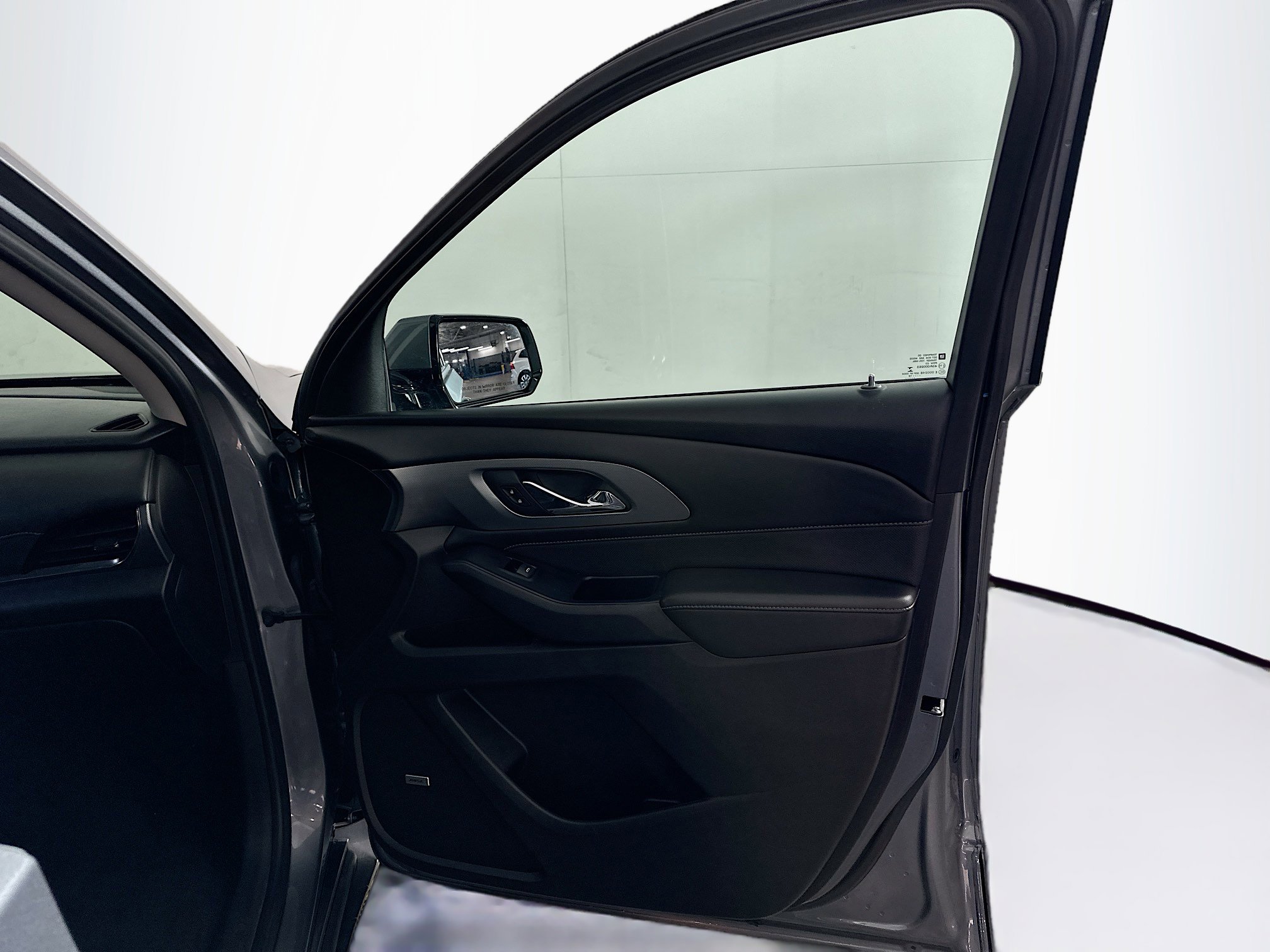 Used 2018 Chevrolet Traverse Premier image 35