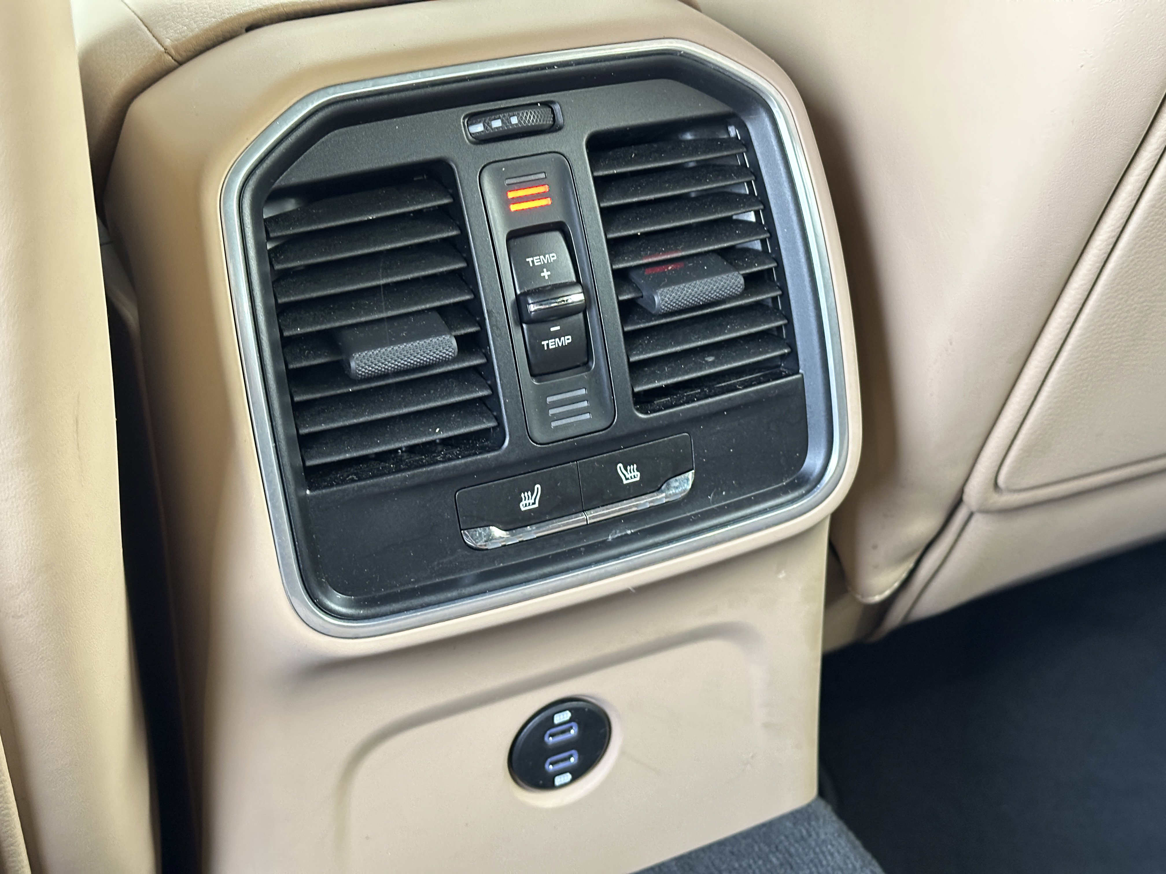 Certified 2023 Porsche Macan image 25