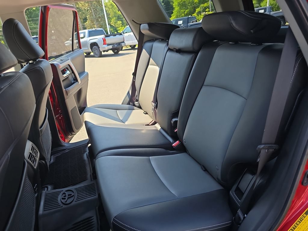 Certified 2019 Toyota 4Runner SR5 Premium AWD/4WD image 17