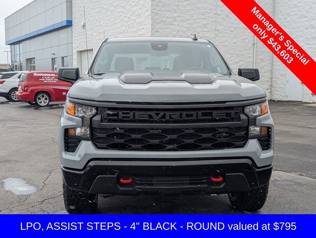 Used 2024 Chevrolet Silverado 1500 Custom Trail Boss w/ LPO, Dark Essentials Package image 2