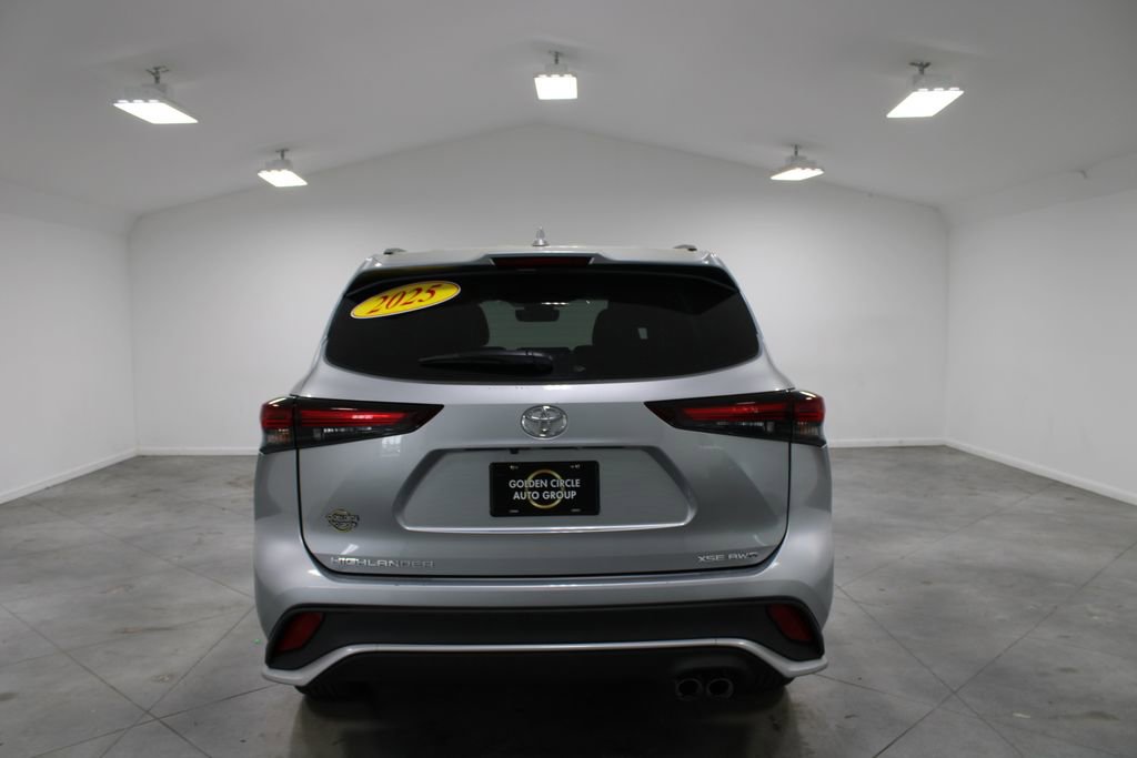 Used 2025 Toyota Highlander XSE image 8