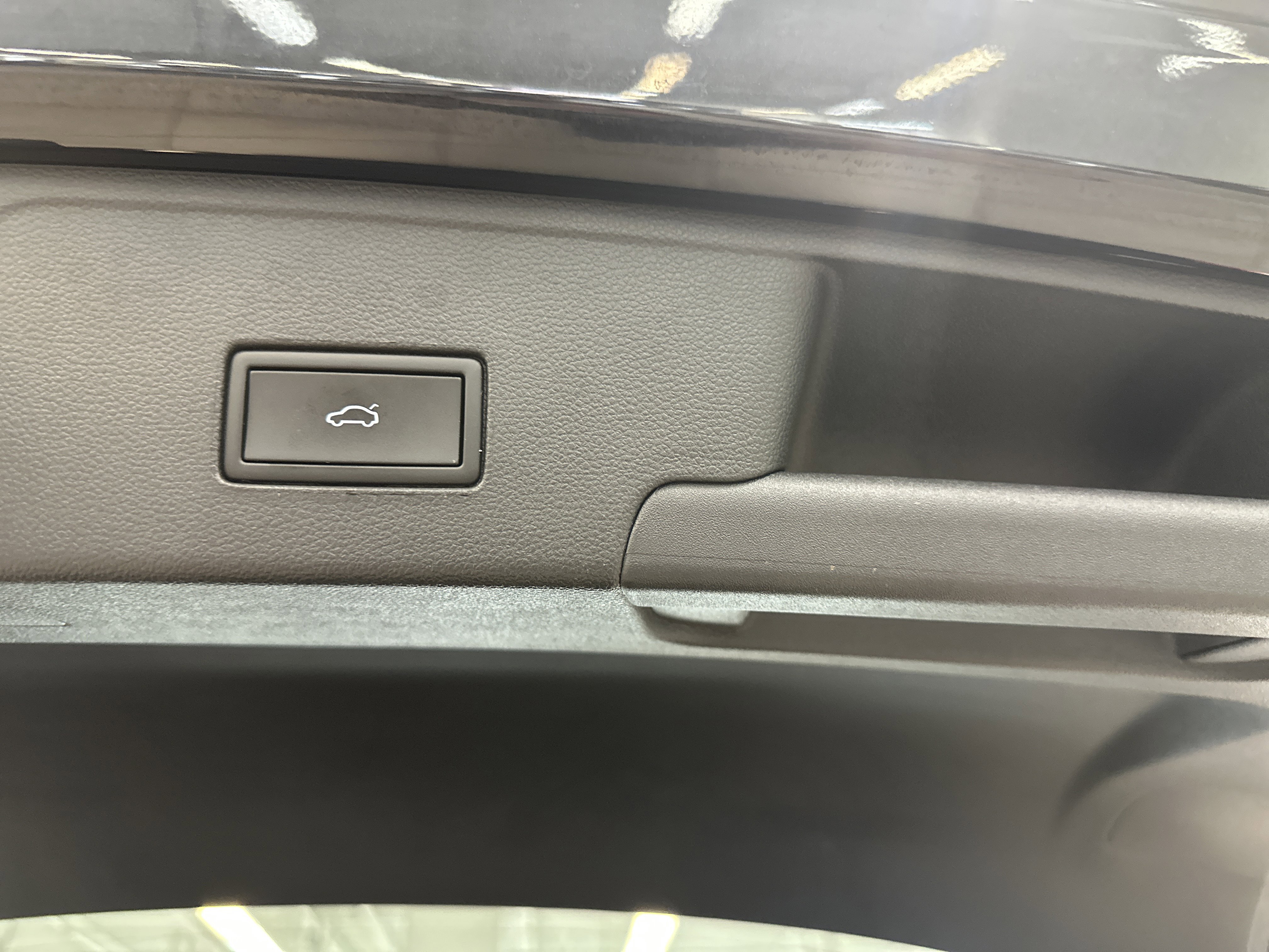 Used 2023 Volkswagen Atlas Cross Sport SEL image 30