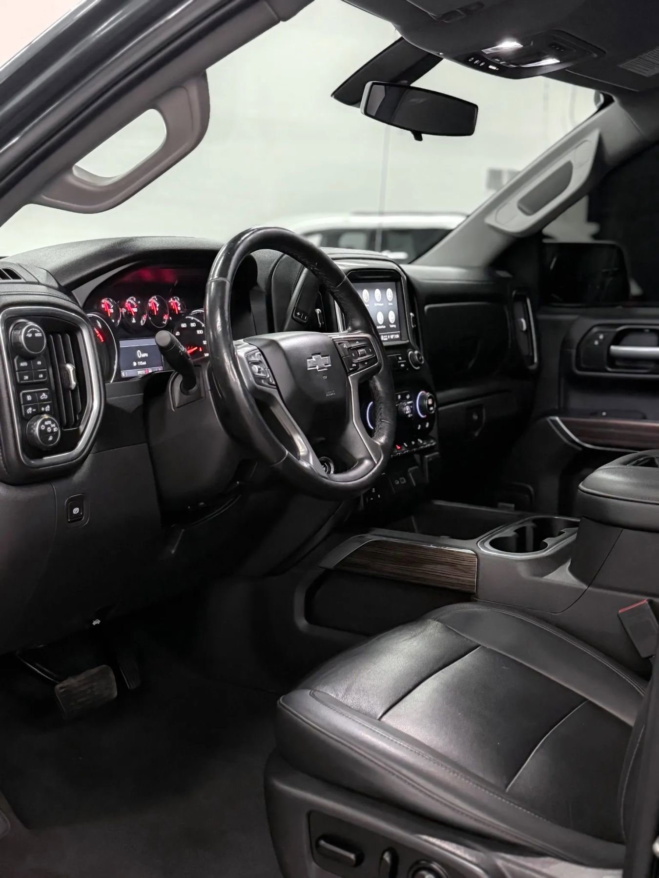 Used 2021 Chevrolet Silverado 1500 LT Trail Boss w/ Convenience Package II AWD/4WD image 11
