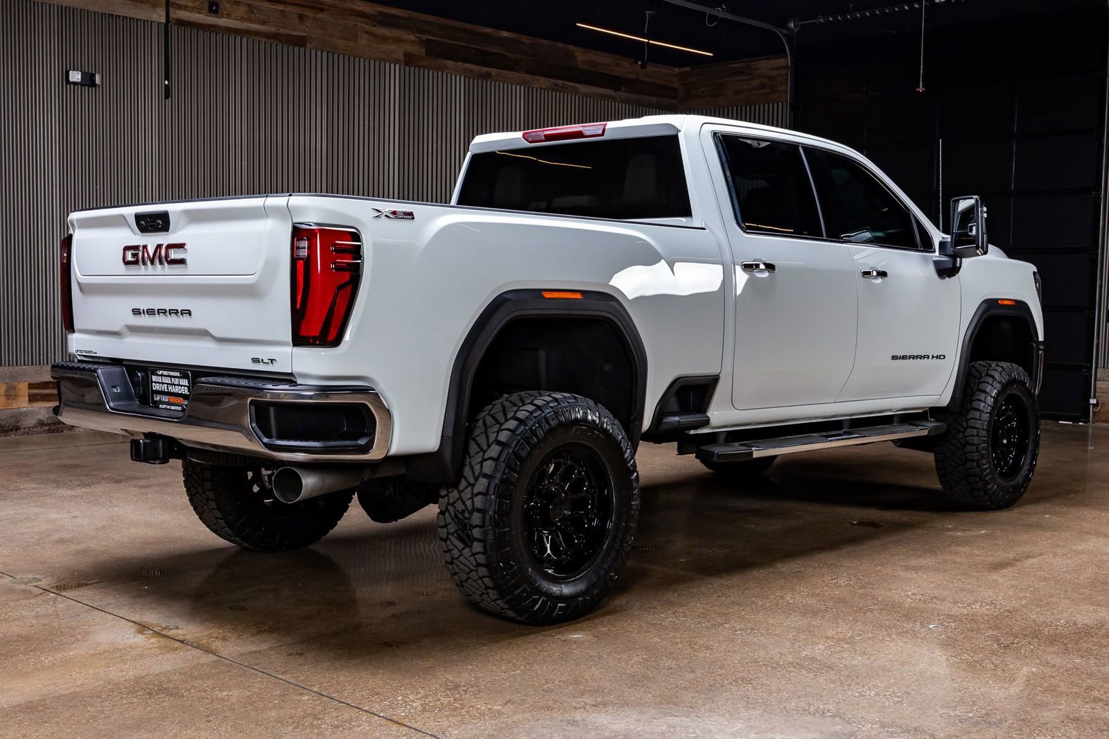 Used 2025 GMC Sierra 2500 SLT image 10