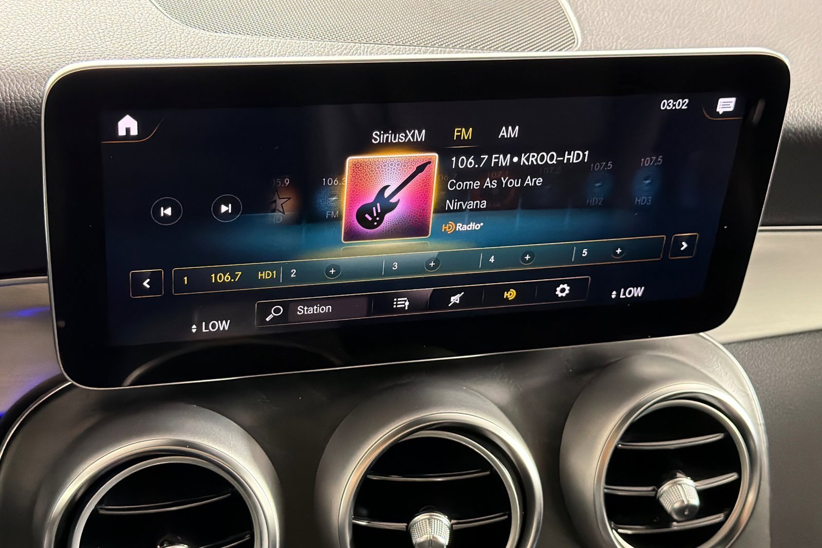 Used 2022 Mercedes-Benz GLC 300 w/ Premium Package Lite image 17