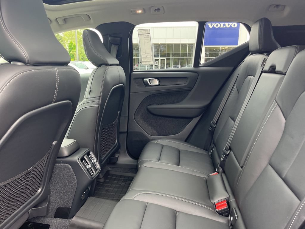 New 2026 Volvo XC40 B5 Core w/ Protection Package Premier AWD/4WD image 5