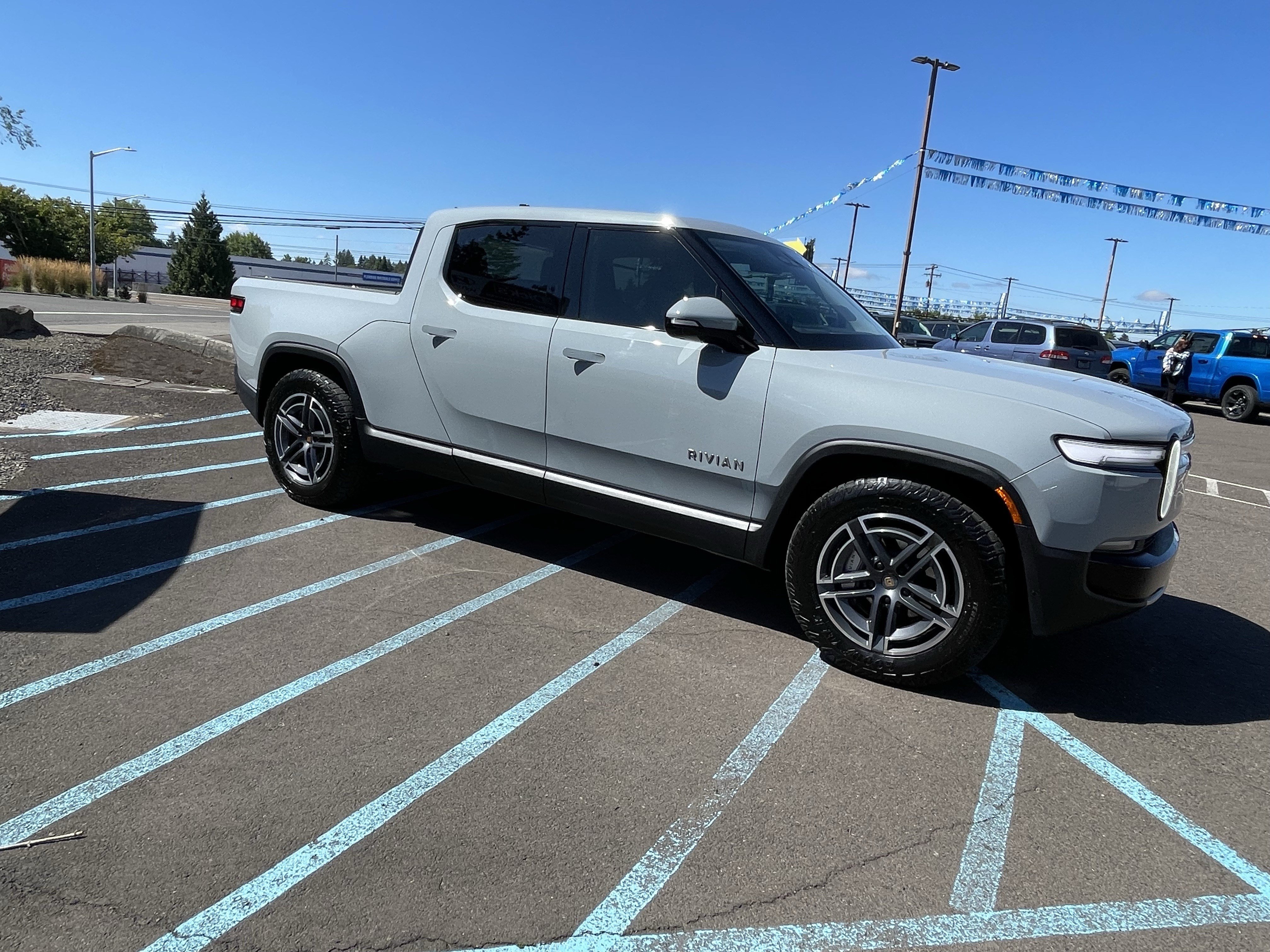 Used 2025 Rivian R1T Adventure AWD/4WD image 7