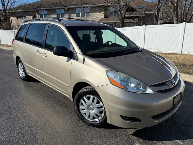 Used 2006 Toyota Sienna CE image 2