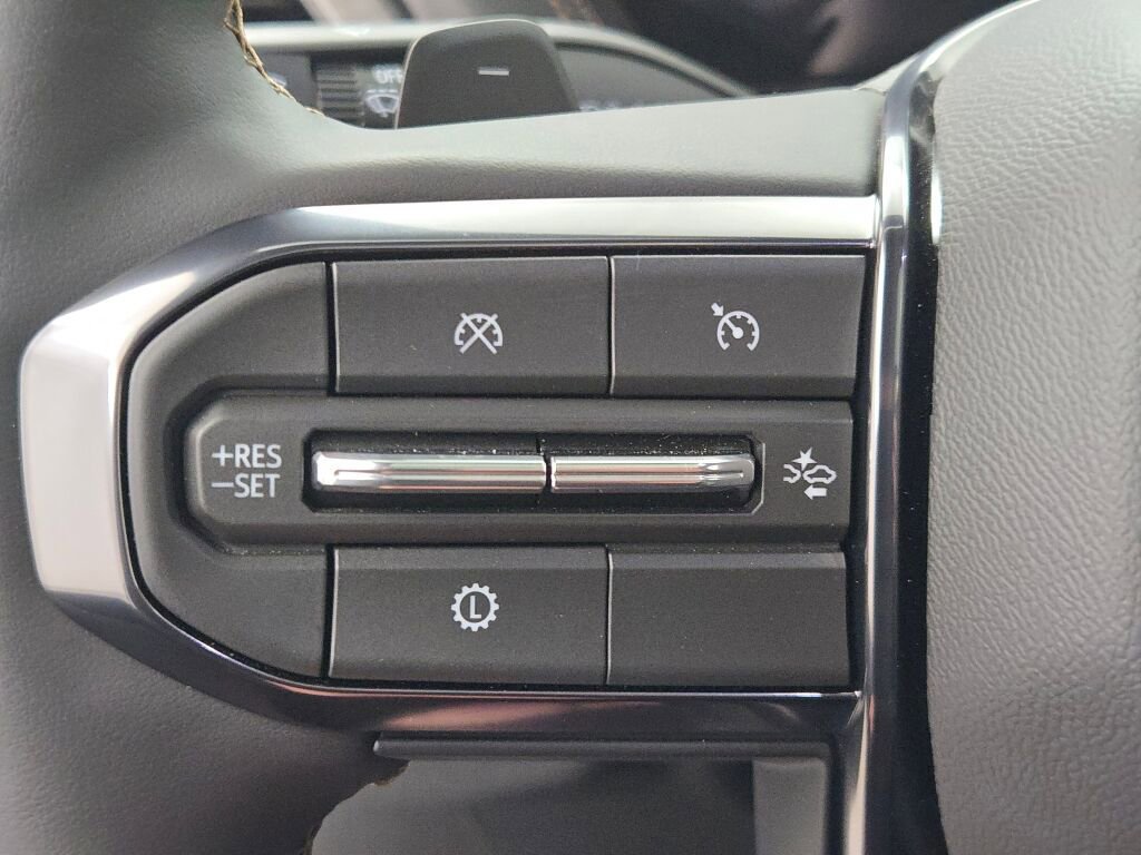 New 2026 GMC Yukon XL AT4 w/ AT4 Premium Package AWD/4WD image 34