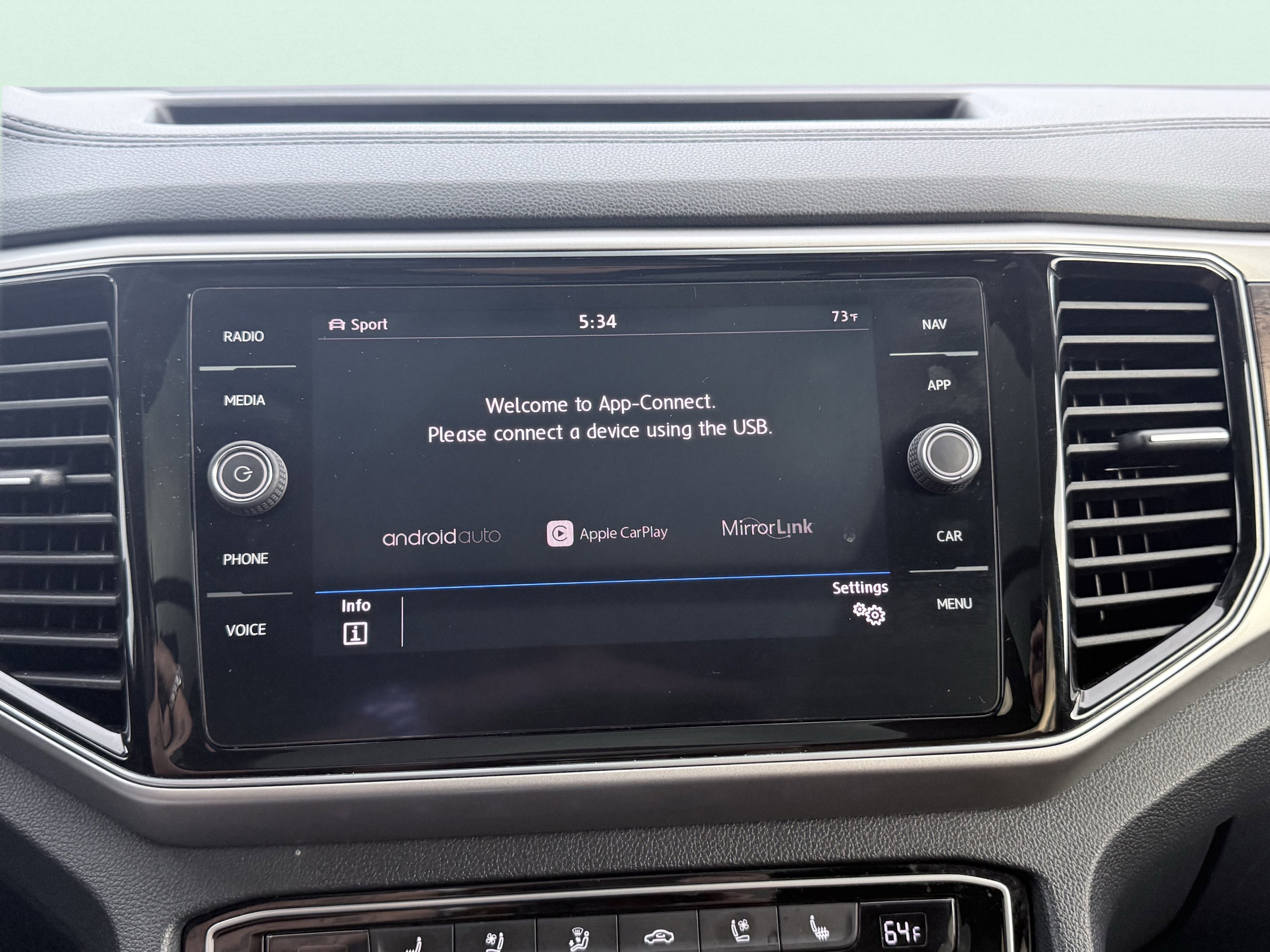 Used 2018 Volkswagen Atlas SEL Premium image 82