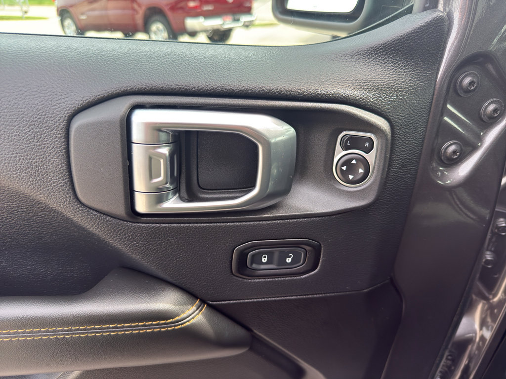 Used 2025 Jeep Wrangler Sahara w/ Safety Group image 11