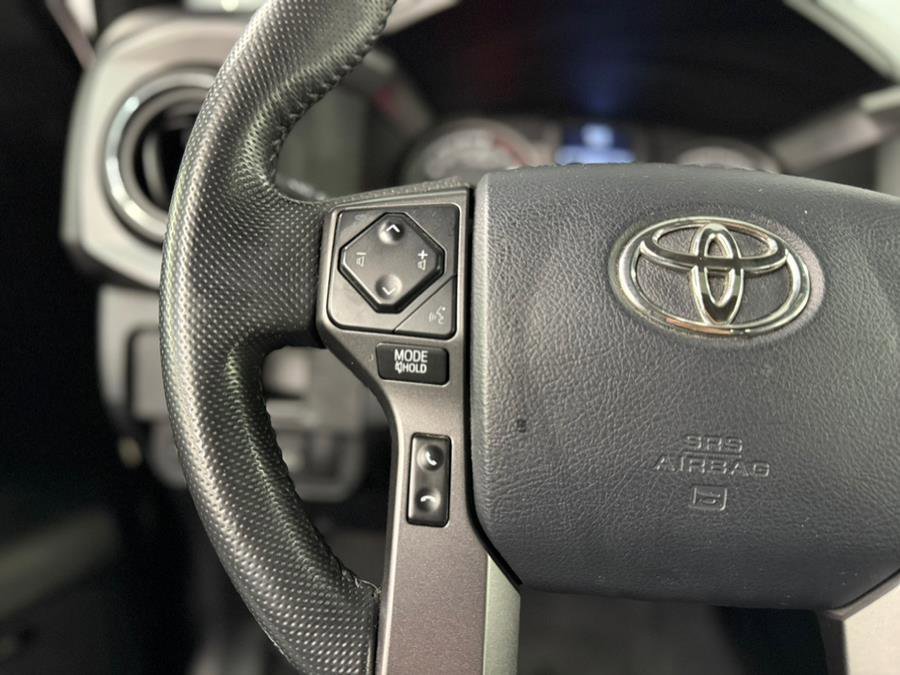 Used 2018 Toyota Tacoma TRD Sport image 33