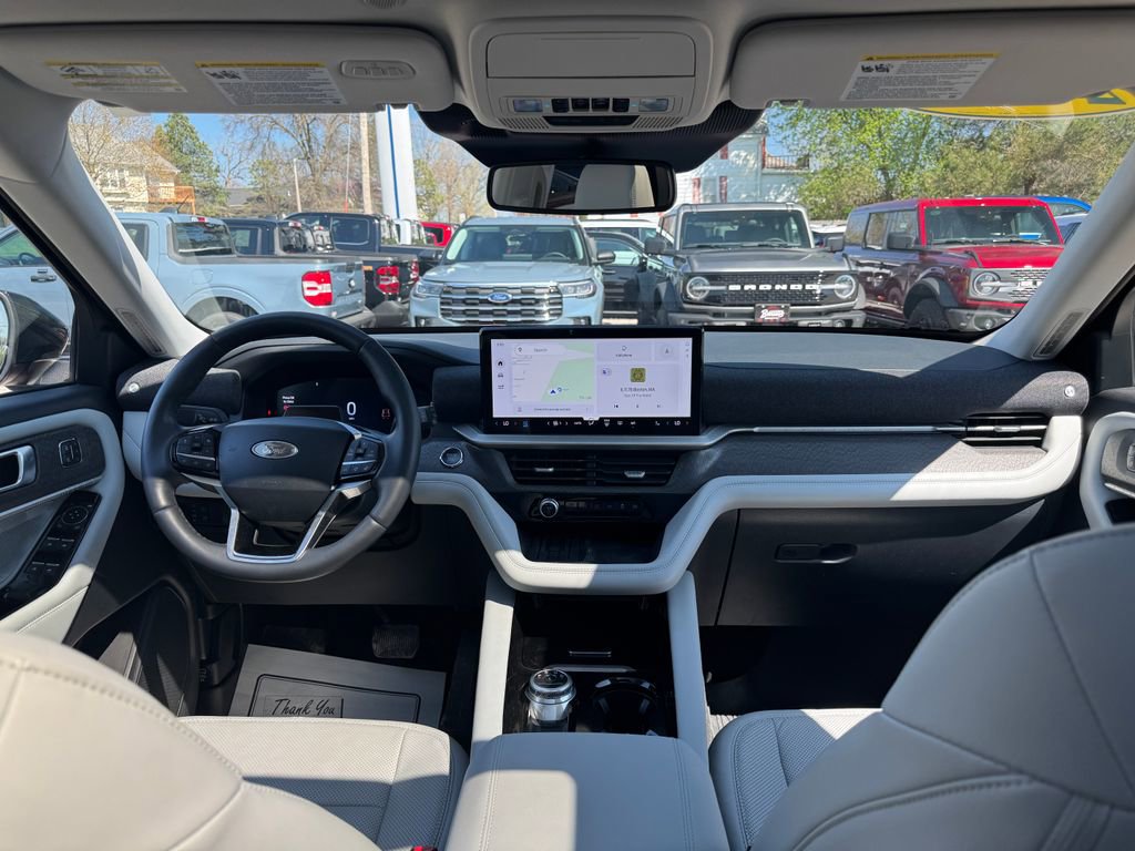 Used 2025 Ford Explorer Platinum w/ LUX Leather Package AWD/4WD image 24
