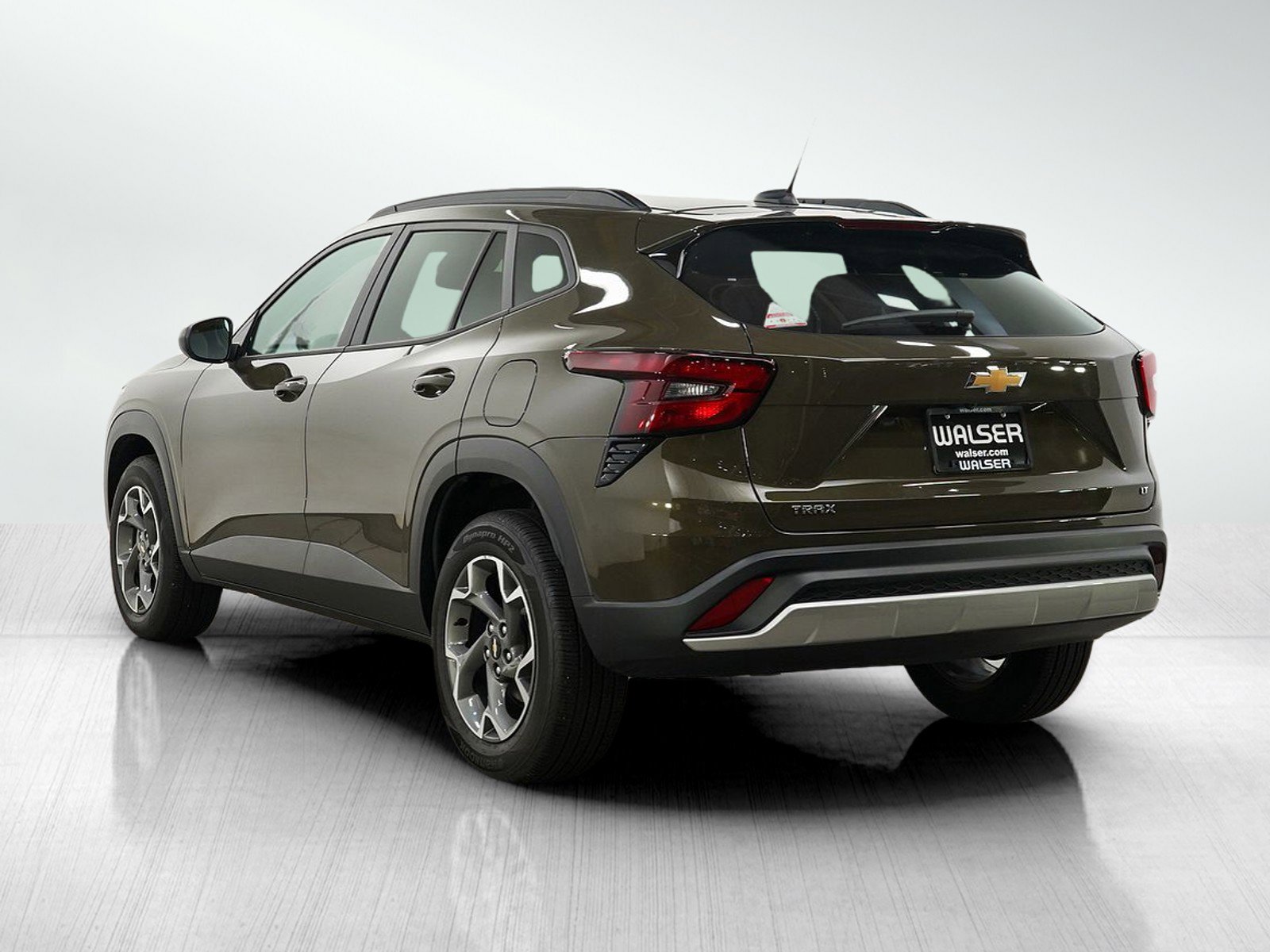 Used 2024 Chevrolet Trax LT w/ Driver Confidence Package FWD image 4