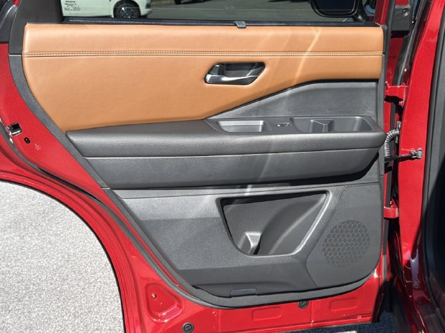 New 2026 Nissan Pathfinder Platinum AWD/4WD image 25