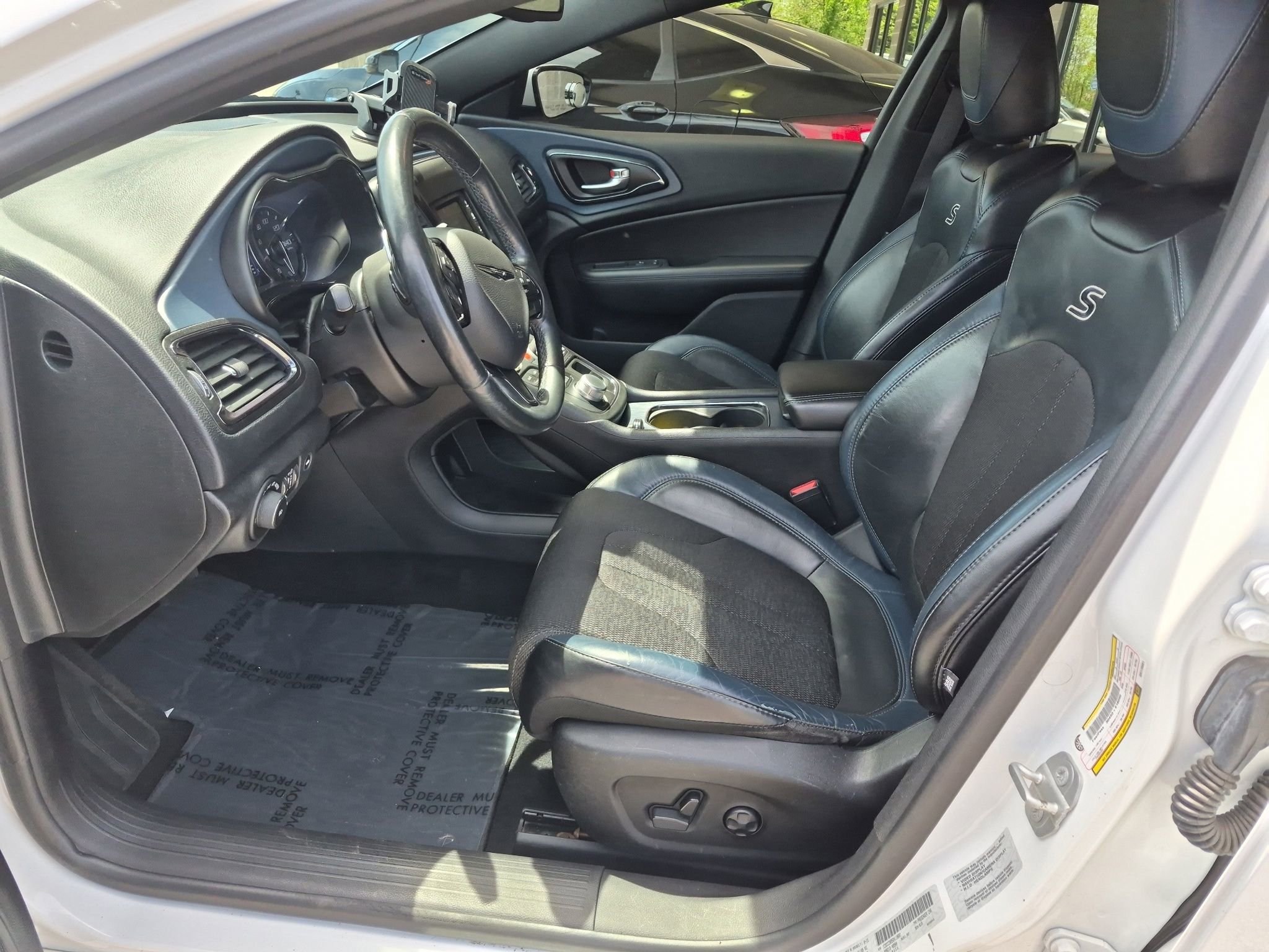 Used 2016 Chrysler 200 S w/ Comfort Group image 10