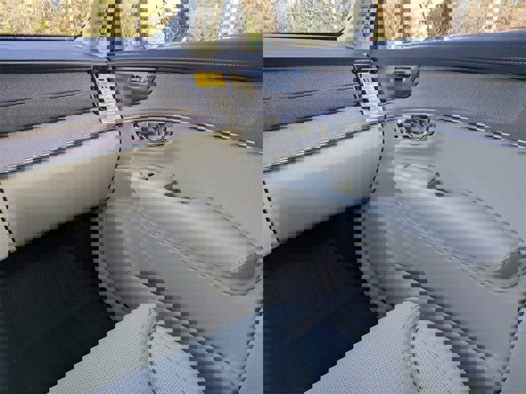 New 2026 Volvo XC90 B6 Ultra w/ Protection Package Premier image 23