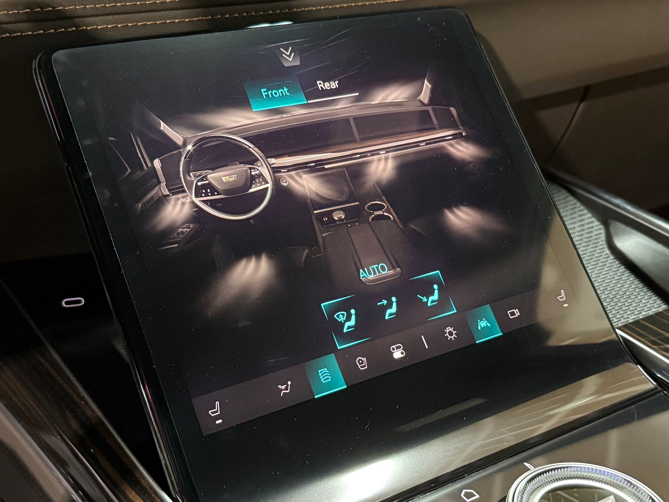 Certified 2026 Cadillac Escalade Luxury image 33