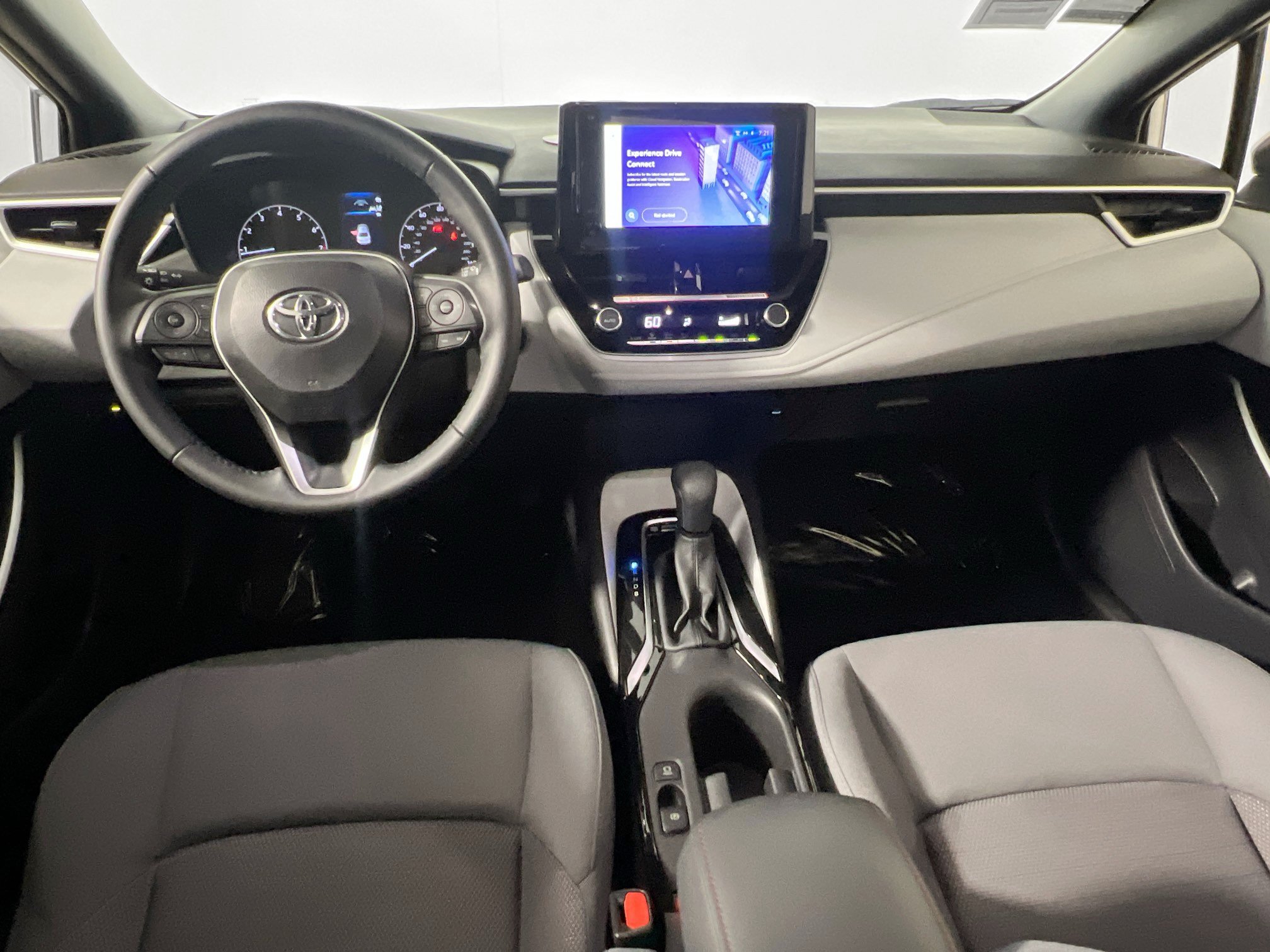 Used 2025 Toyota Corolla SE FWD image 30