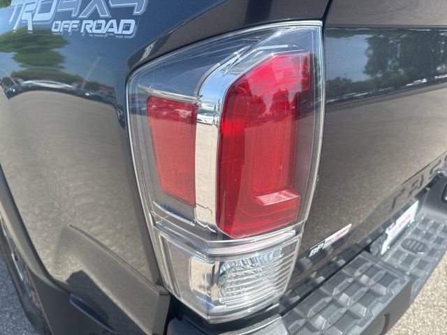 Used 2021 Toyota Tacoma TRD Off-Road image 10