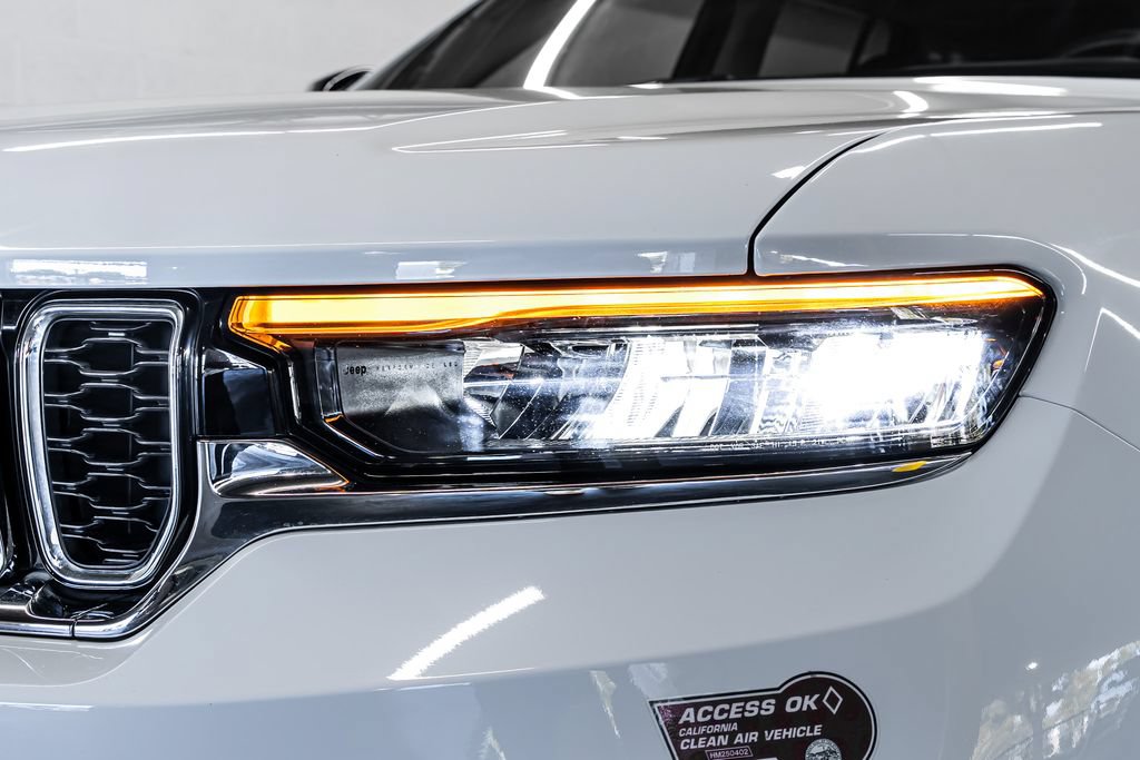Used 2023 Jeep Grand Cherokee 4WD 4xe image 9