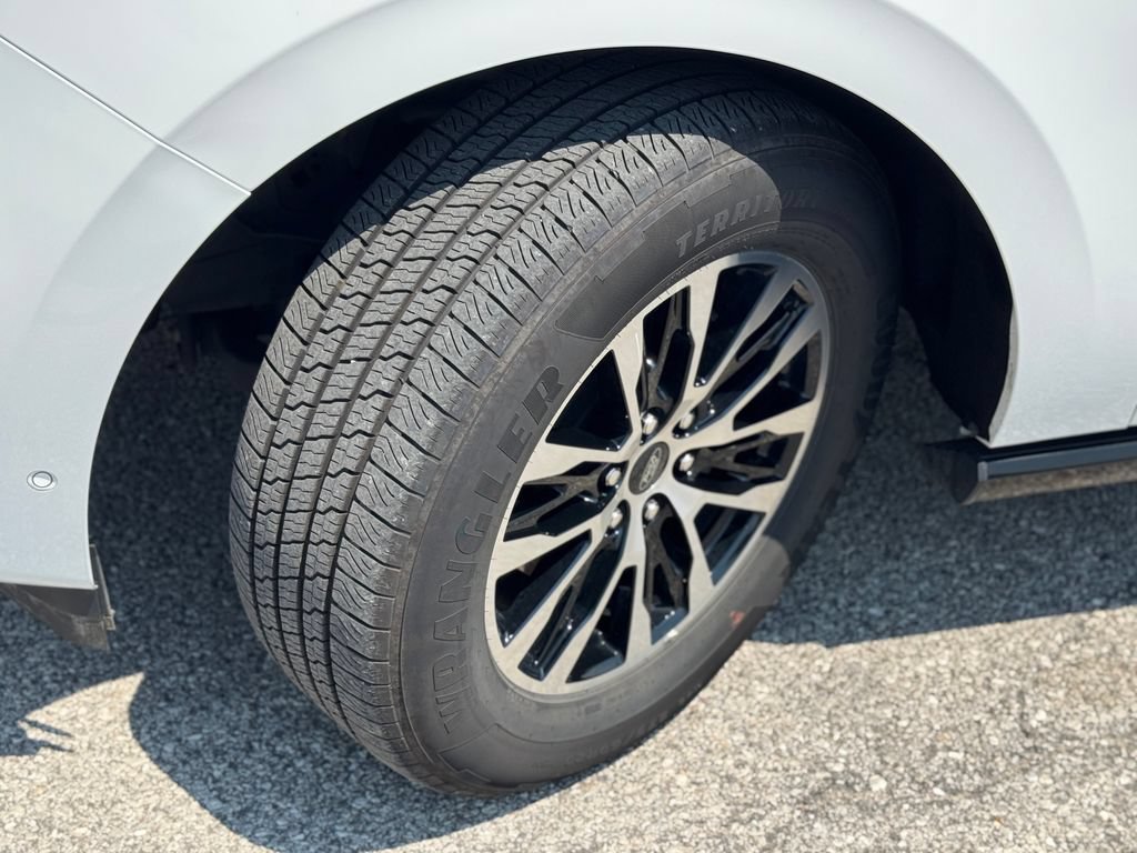 Used 2025 Ford Expedition Platinum AWD/4WD image 45