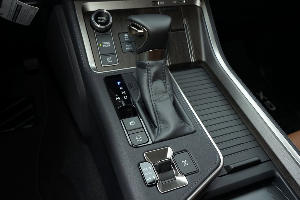 Used 2025 Lexus GX 550 image 16