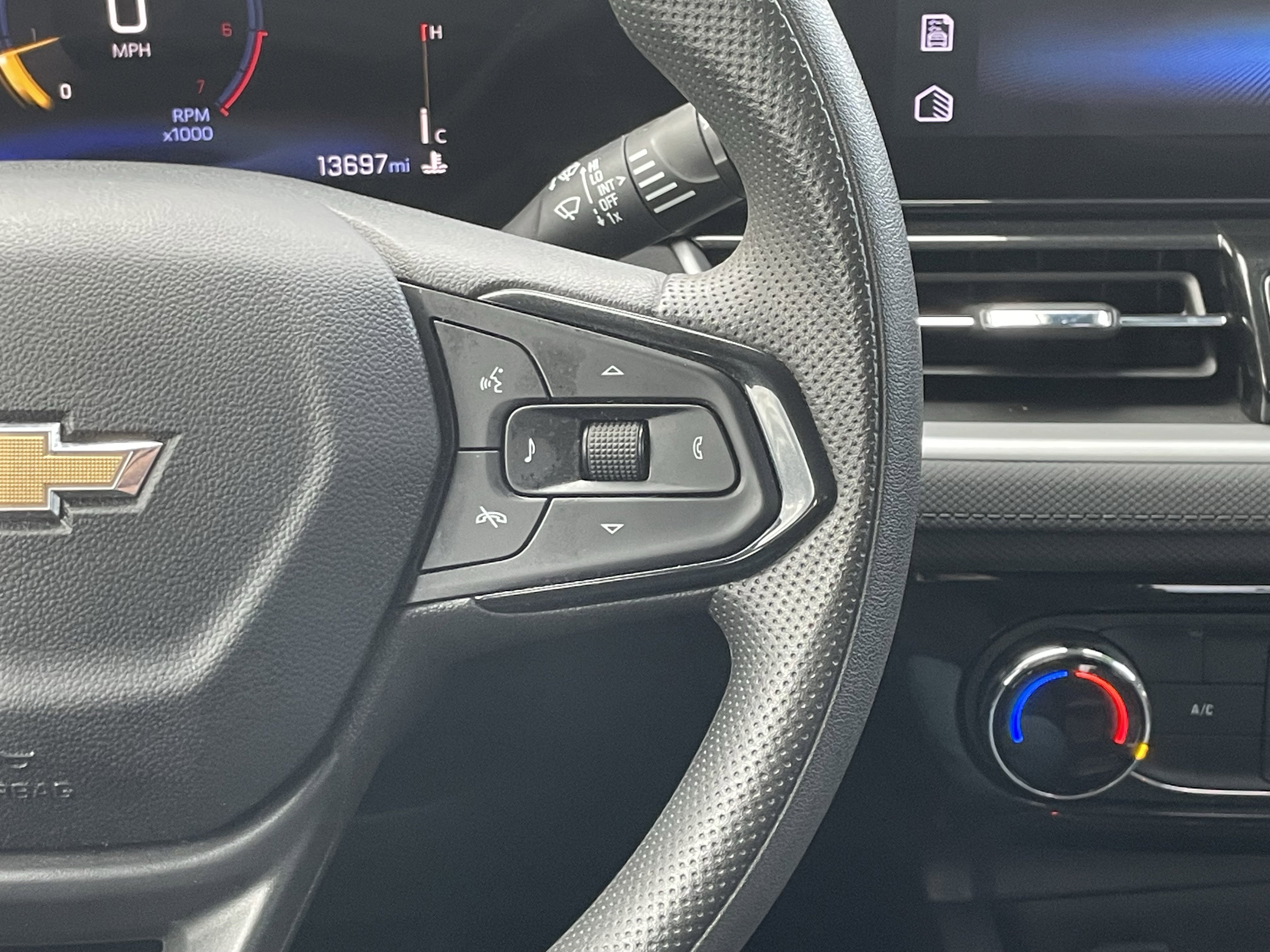 Used 2024 Chevrolet TrailBlazer LT w/ Driver Confidence Package image 19