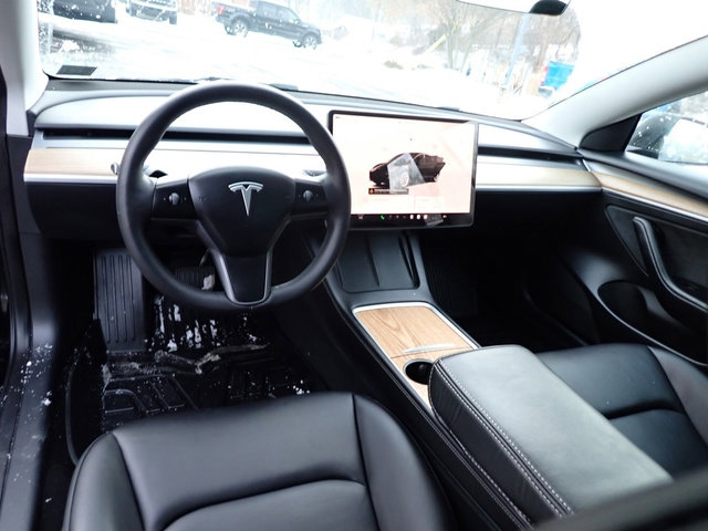 Used 2023 Tesla Model 3 Standard Range image 18