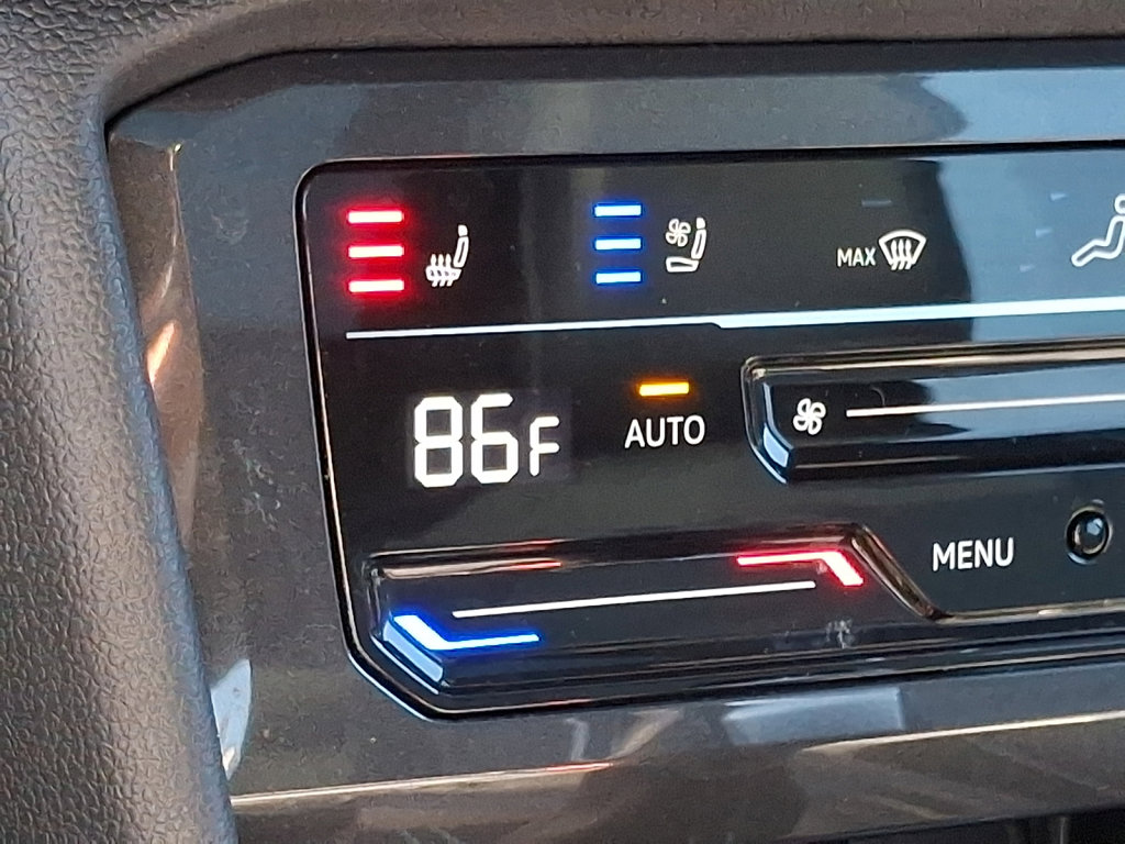 Used 2024 Volkswagen Tiguan SEL R-Line image 31