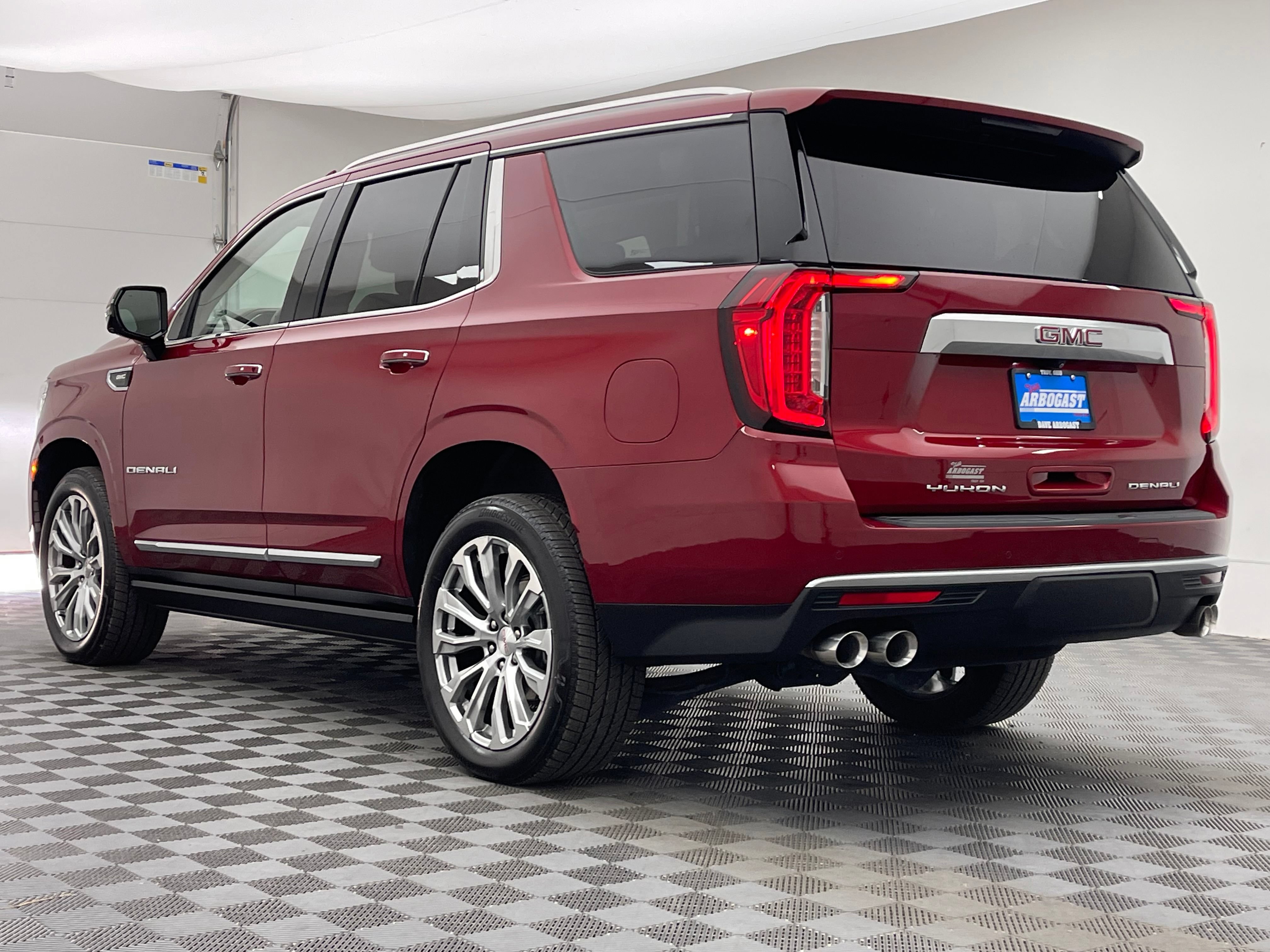 Used 2024 GMC Yukon Denali AWD/4WD image 14
