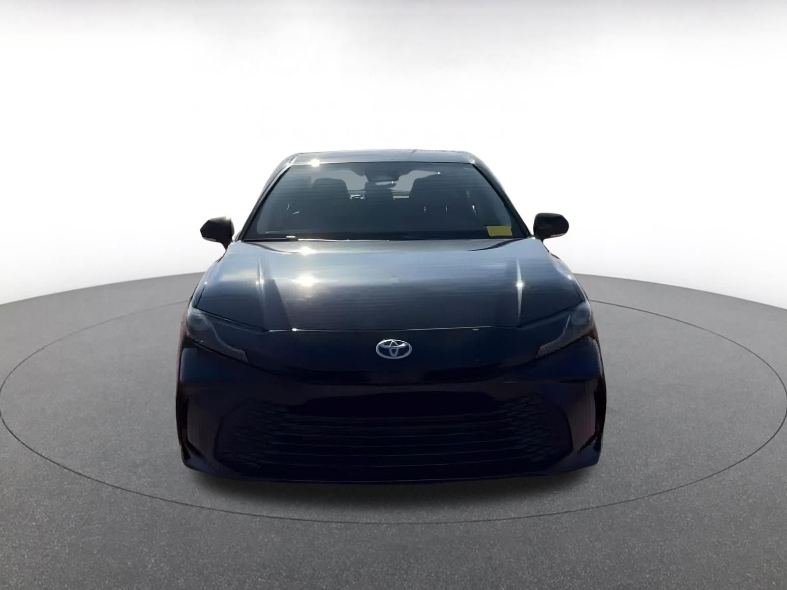 Used 2025 Toyota Camry LE image 4