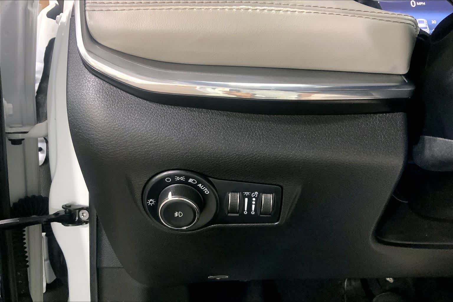 Used 2023 Jeep Compass Limited AWD/4WD image 34