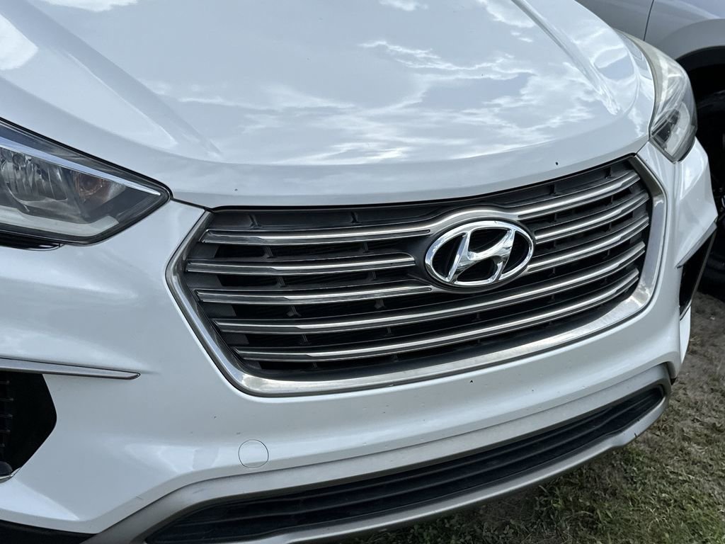 Used 2017 Hyundai Santa Fe SE image 3