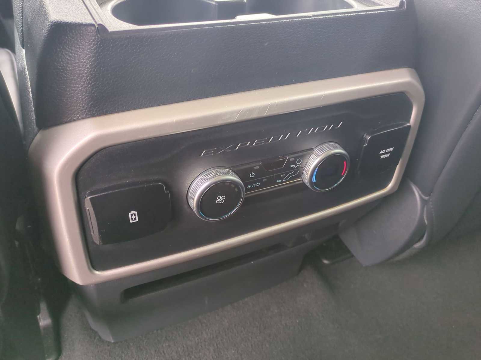 Used 2024 Ford Expedition XLT image 21