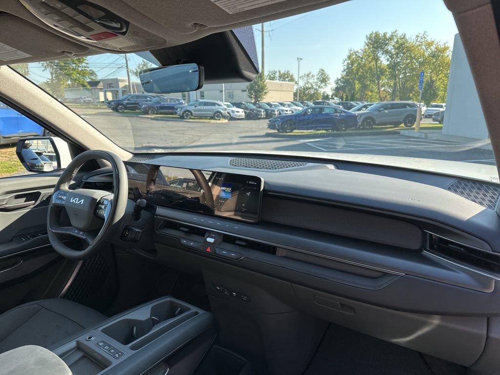 New 2026 Kia EV9 Wind image 16
