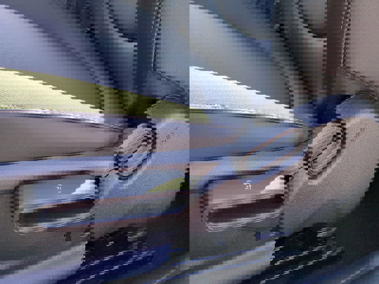 Certified 2024 MINI Cooper SE image 16