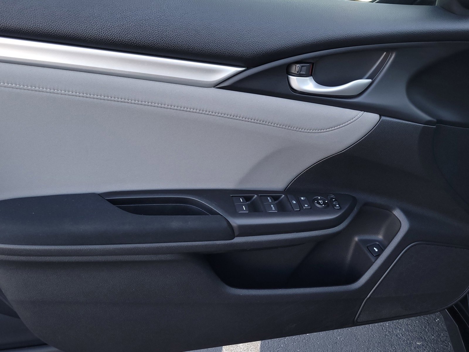 Used 2019 Honda Civic EX image 8