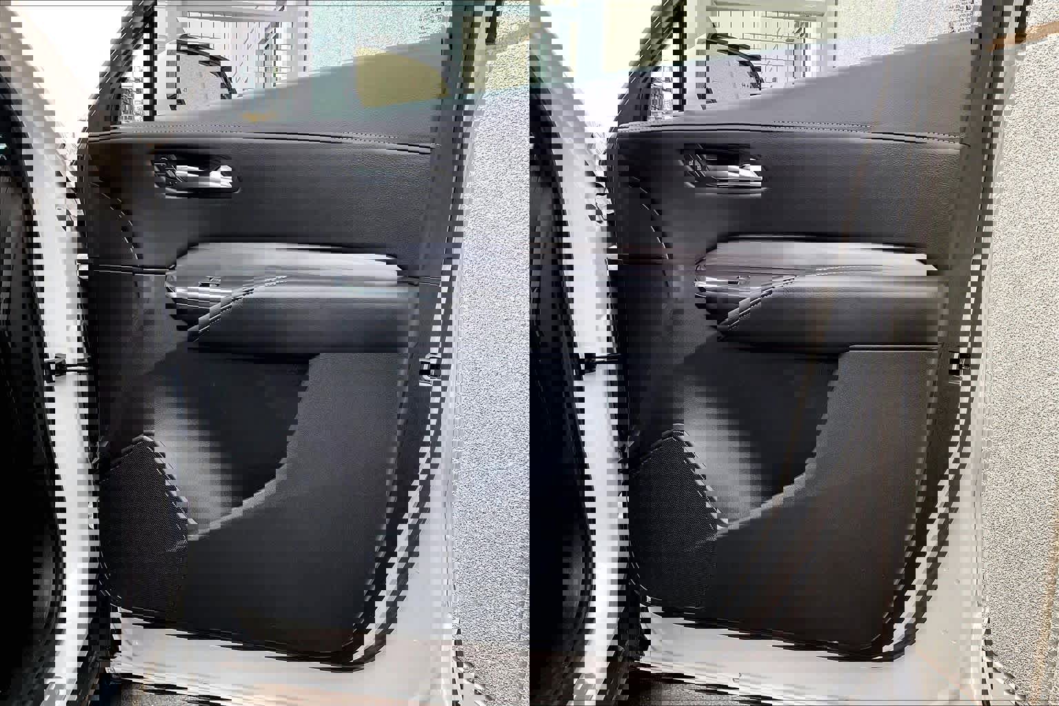 Used 2024 Cadillac XT4 Premium Luxury w/ Technology Package image 22