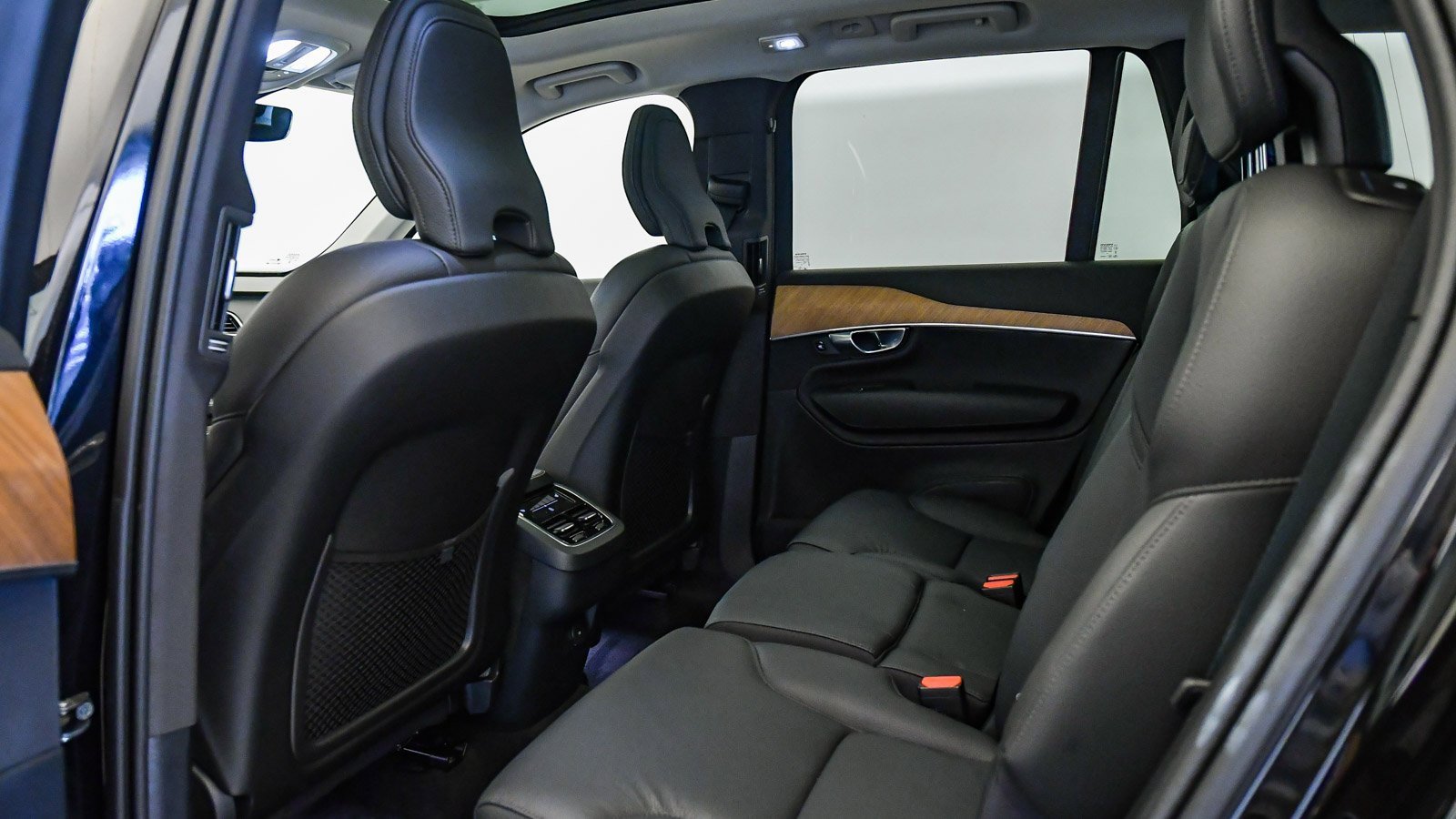 Certified 2025 Volvo XC90 B6 Ultra image 21