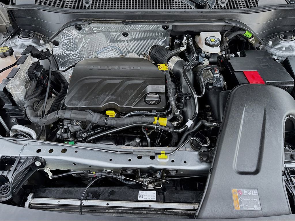 Used 2025 Chevrolet Trax LT w/ LT Convenience Package image 28