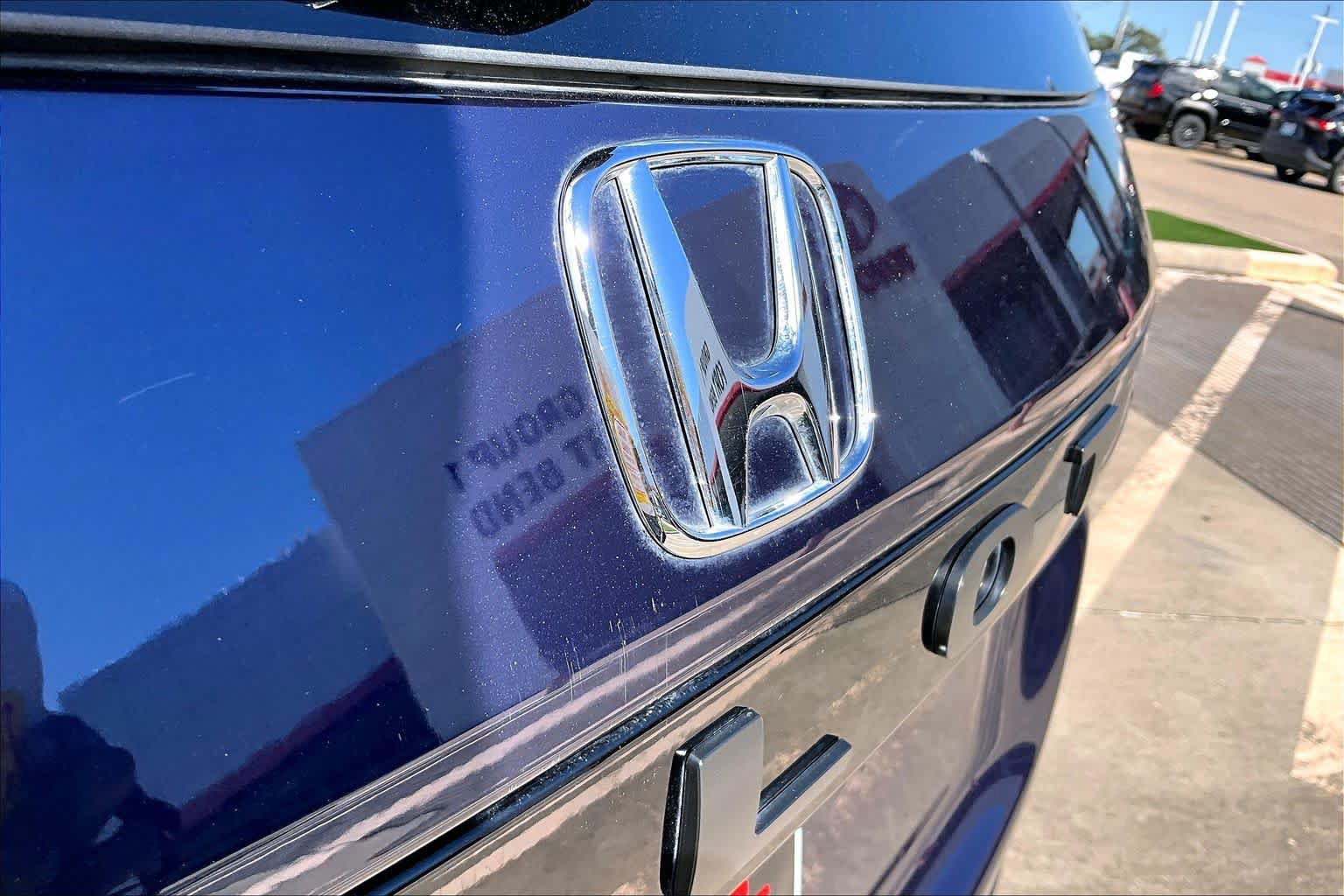Used 2025 Honda Pilot EX-L image 10