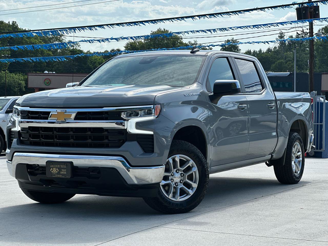 Used 2024 Chevrolet Silverado 1500 LT AWD/4WD image 3