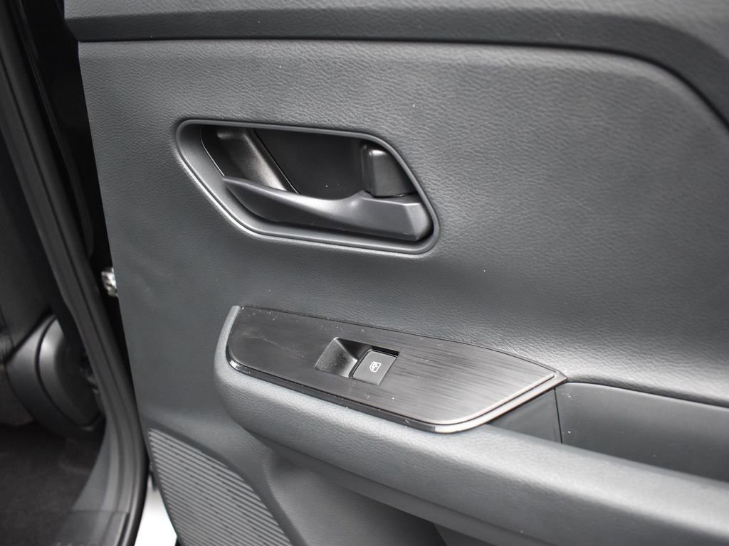 Used 2025 Nissan Kicks S image 19