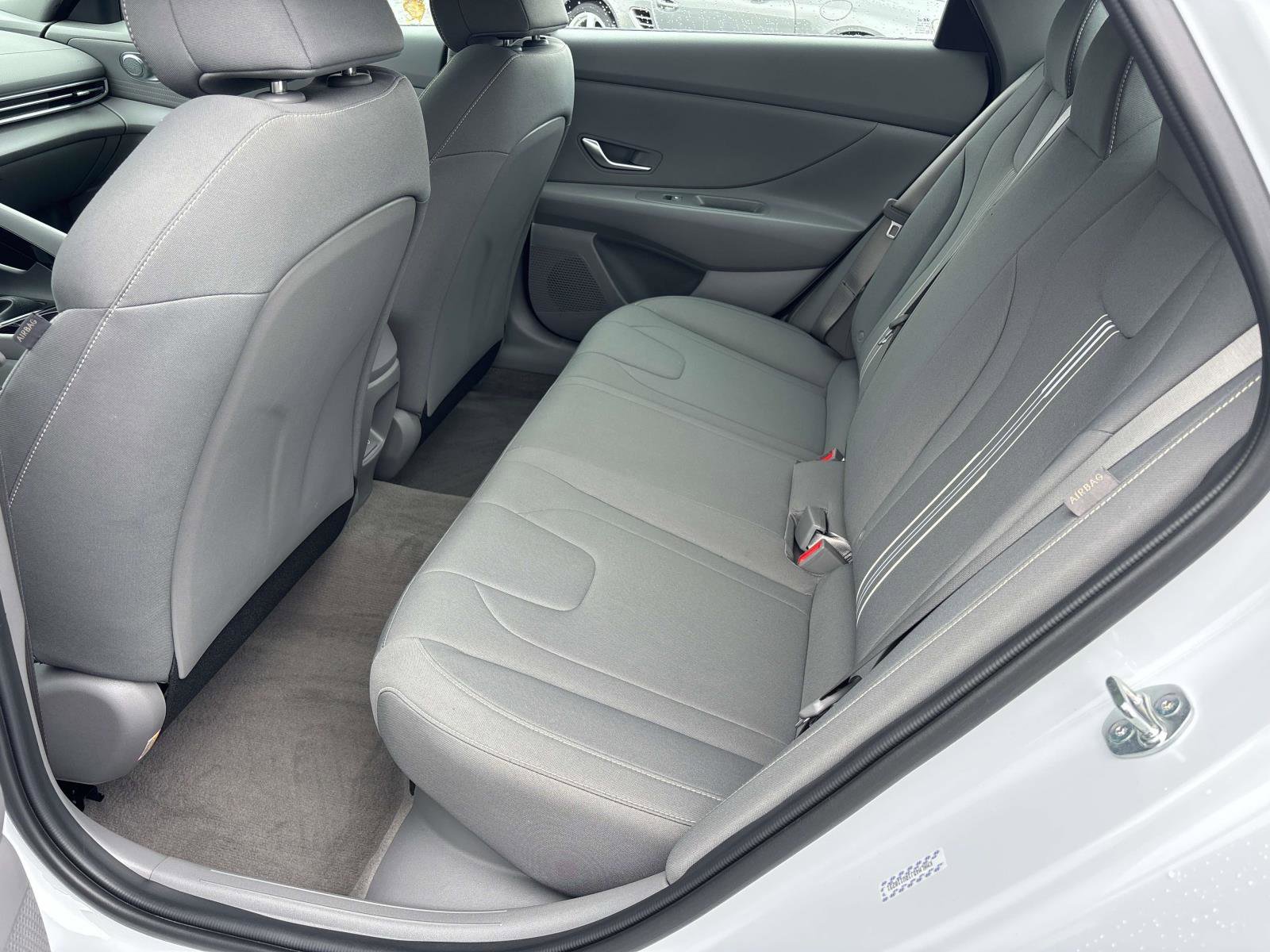 Used 2024 Hyundai Elantra Blue image 10