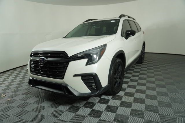 Certified 2024 Subaru Ascent Onyx Edition Limited AWD/4WD image 3